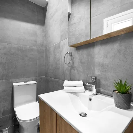 Upper Floor, The Luxury Apartment *